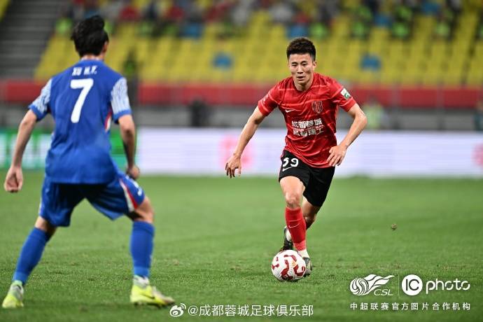 关于重庆擒申花，中超争冠胜局坚定的信息