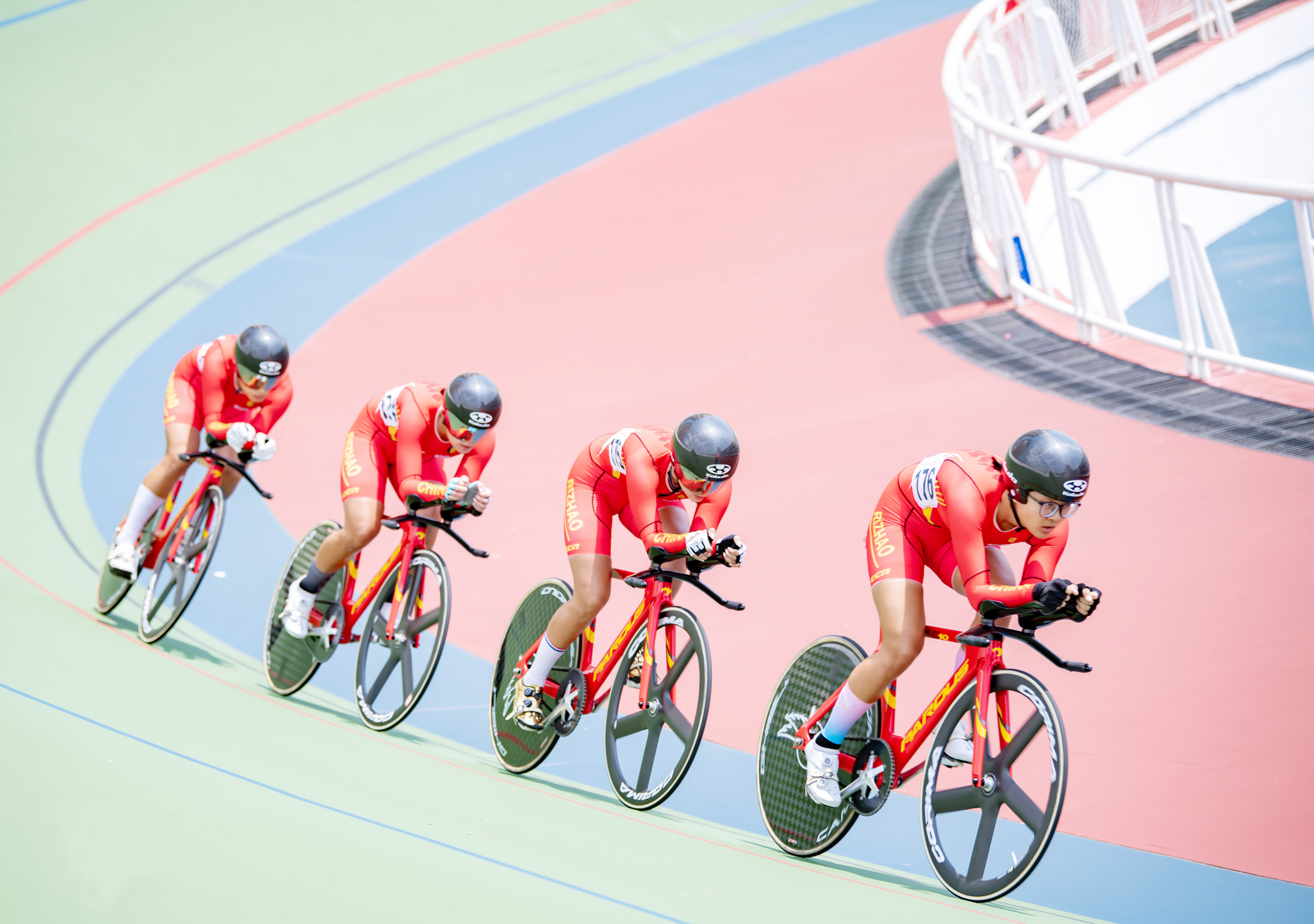 爱游戏官网-包含激情四溢！欧预赛赛场比拼争分夺秒的词条