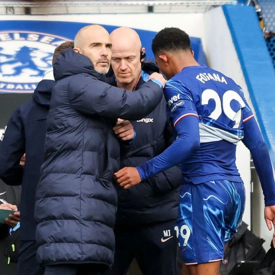 切尔西遭遇惨败,球迷呼吁教练改变策略 切尔西遭遇惨败,球迷呼吁教练改变策略