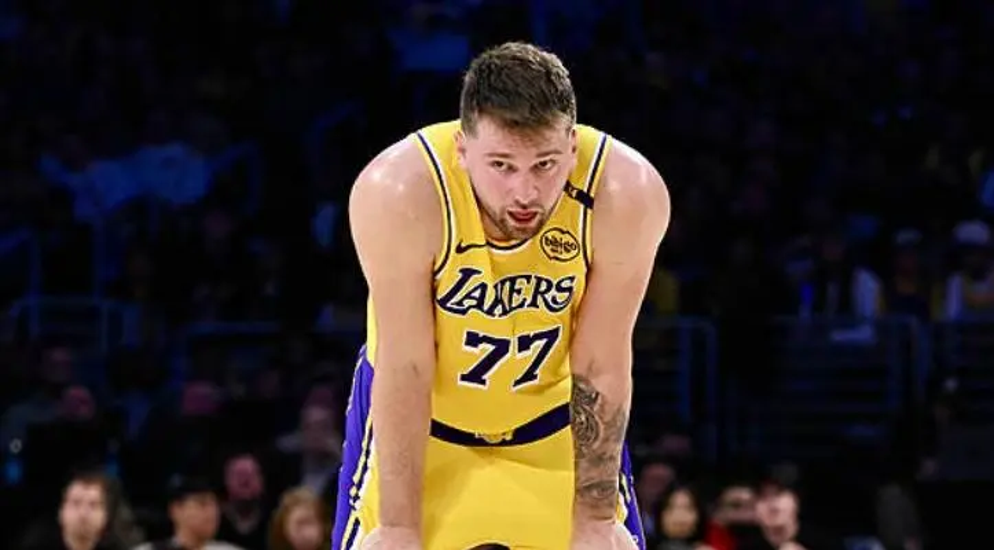 爱游戏在线-关于东契奇连续三场独行侠比赛独得超过30分，实力突出成为球队当仁不让的核心的信息