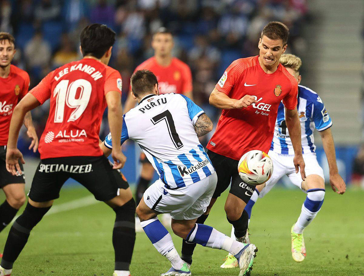 爱游戏官网-关于亚特兰大客场惨败，球队形势严峻积分榜位置下滑的信息