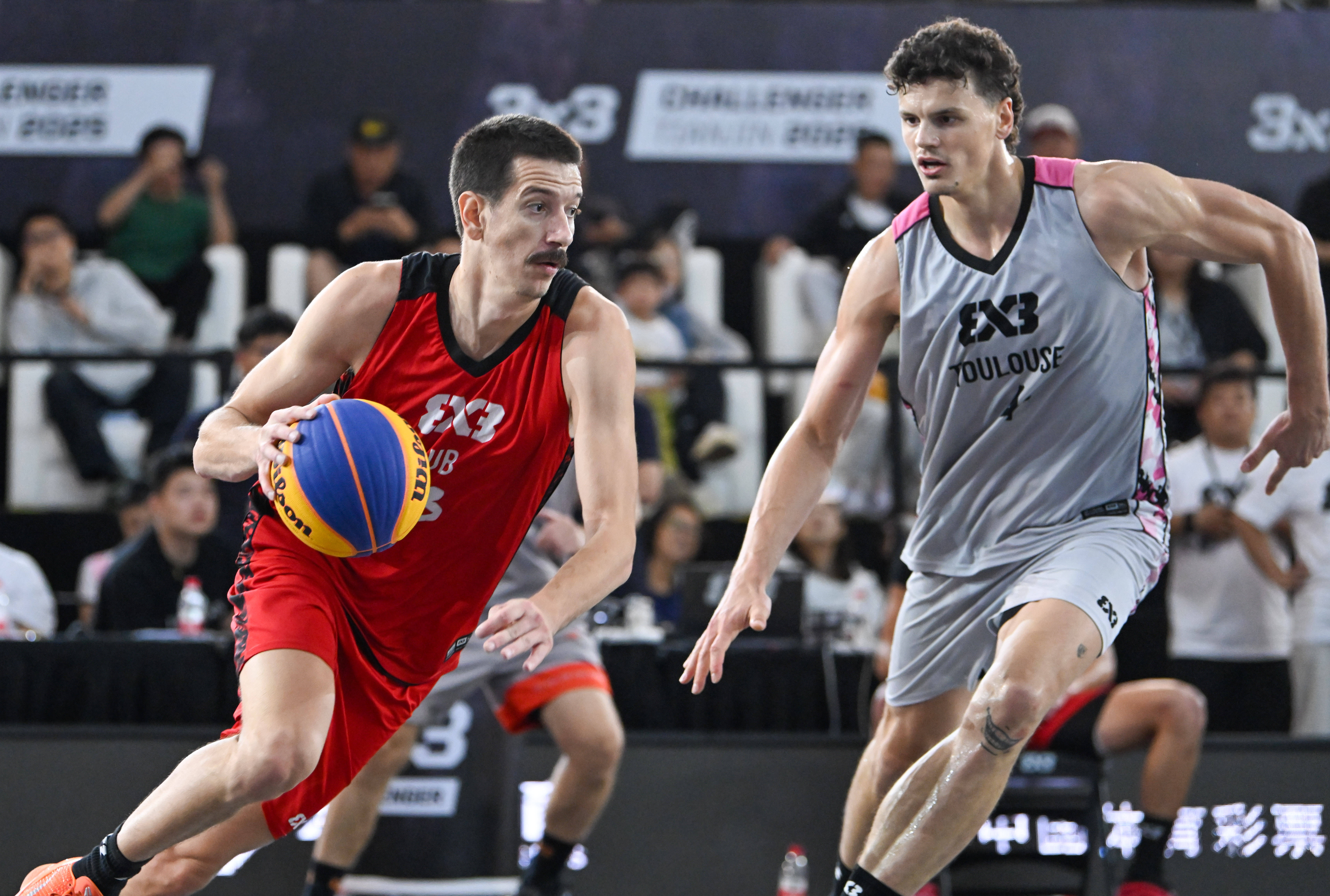 天津男篮在主场比赛中获得胜利 天津男篮在主场比赛中获得胜利