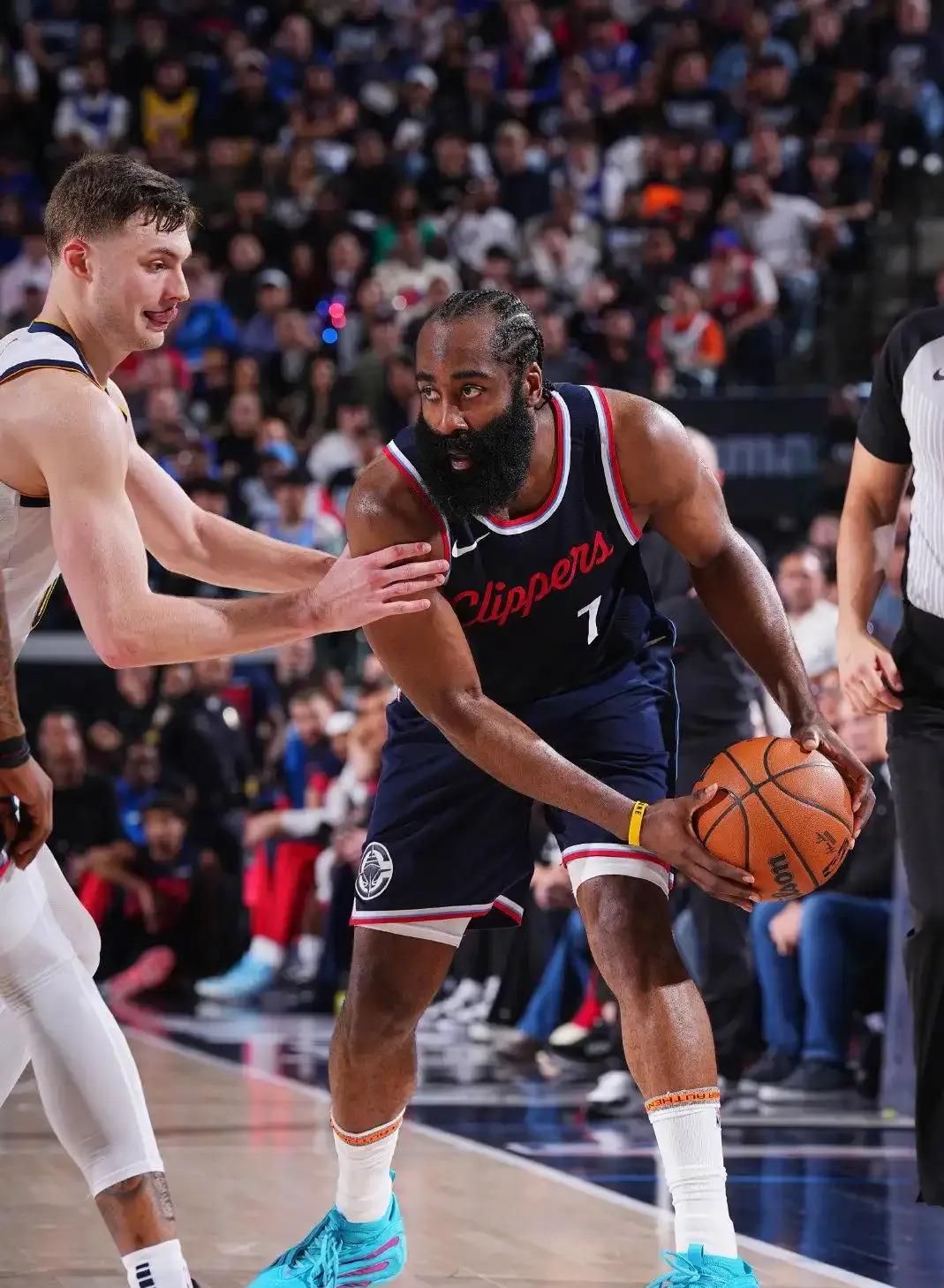 快船击败老鹰,稳住西部领先 快船击败老鹰,稳住西部领先