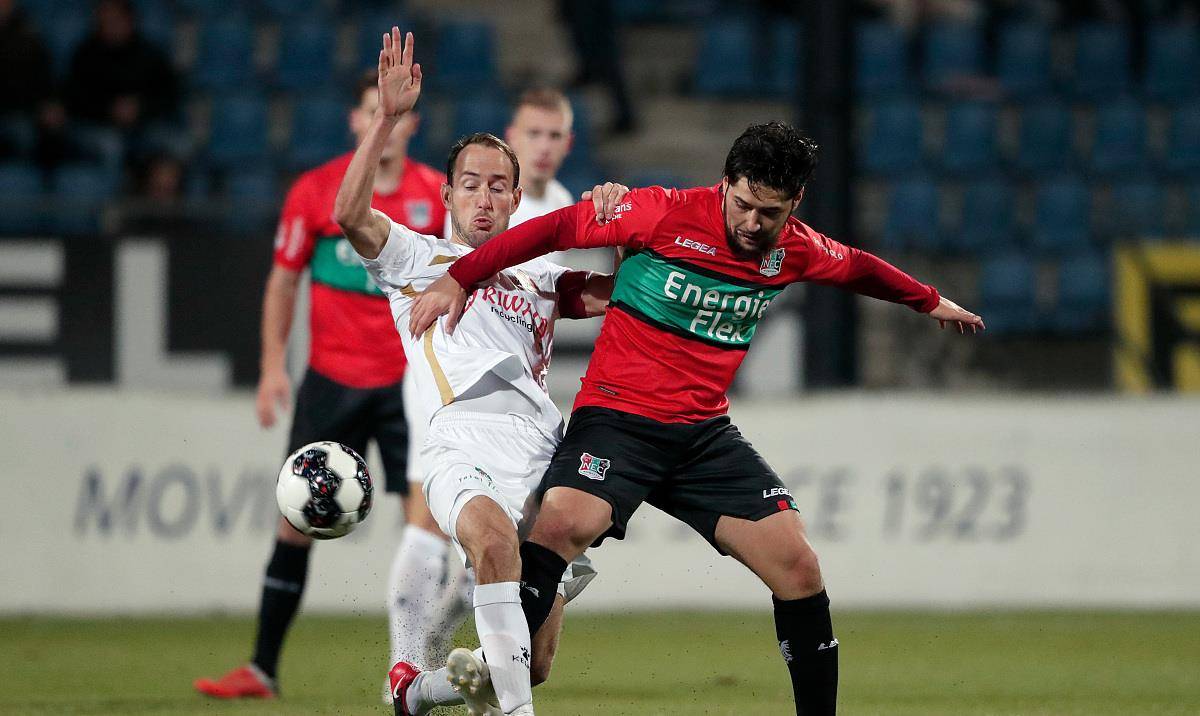 包含格拉纳达攻势猛烈,继续保持不败纪录的词条 包含格拉纳达攻势猛烈,继续保持不败纪录的词条