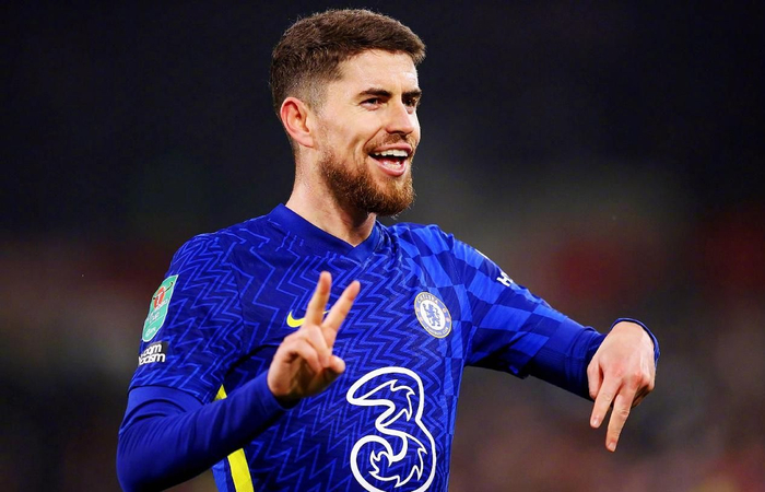 伯恩利熟练作战，战胜劲旅占据优势的简单介绍