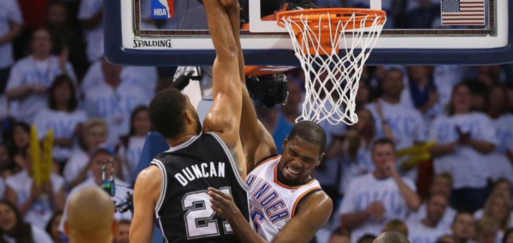 爱游戏app下载-热火主场险胜马刺，巴特勒推搡对手引发战火的简单介绍