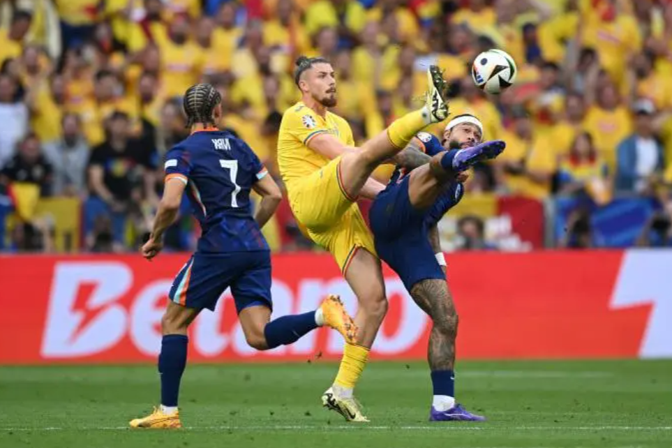 包含荷兰在最后时刻-击败乌克兰,闯入淘汰赛的词条 包含荷兰在最后时刻-击败乌克兰,闯入淘汰赛的词条