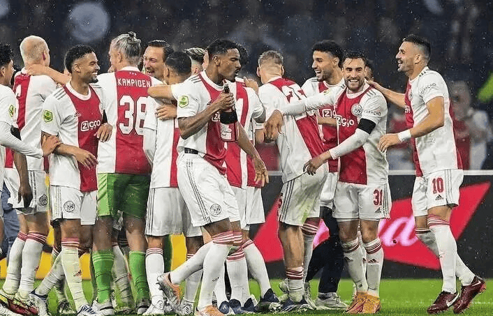 包含热那亚主场不敌桑普多利亚，遭遇连败的词条