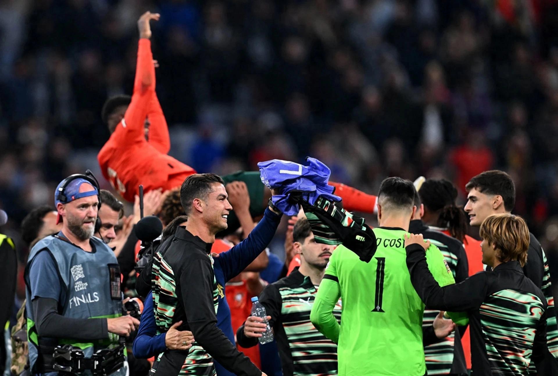 爱游戏官网-葡萄牙取胜欧预赛，舞场渐入佳境的简单介绍